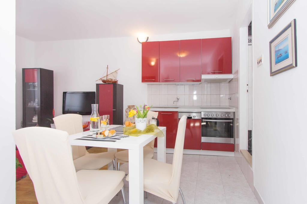 Red Valentino Apartment Split Luaran gambar